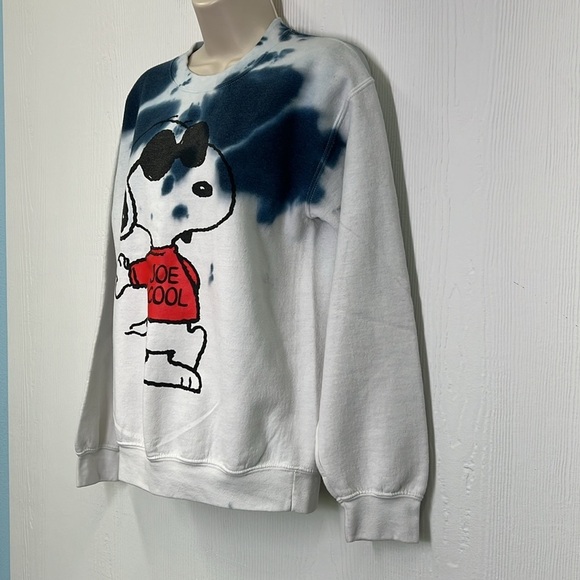 Peanuts - Snoppy Tie Dye Blue And White Snoppy Joe Cool Graphic Sweatshirt Small - Picture 6 of 10